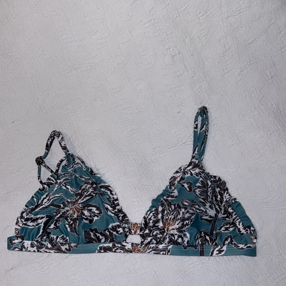 Beach riot top